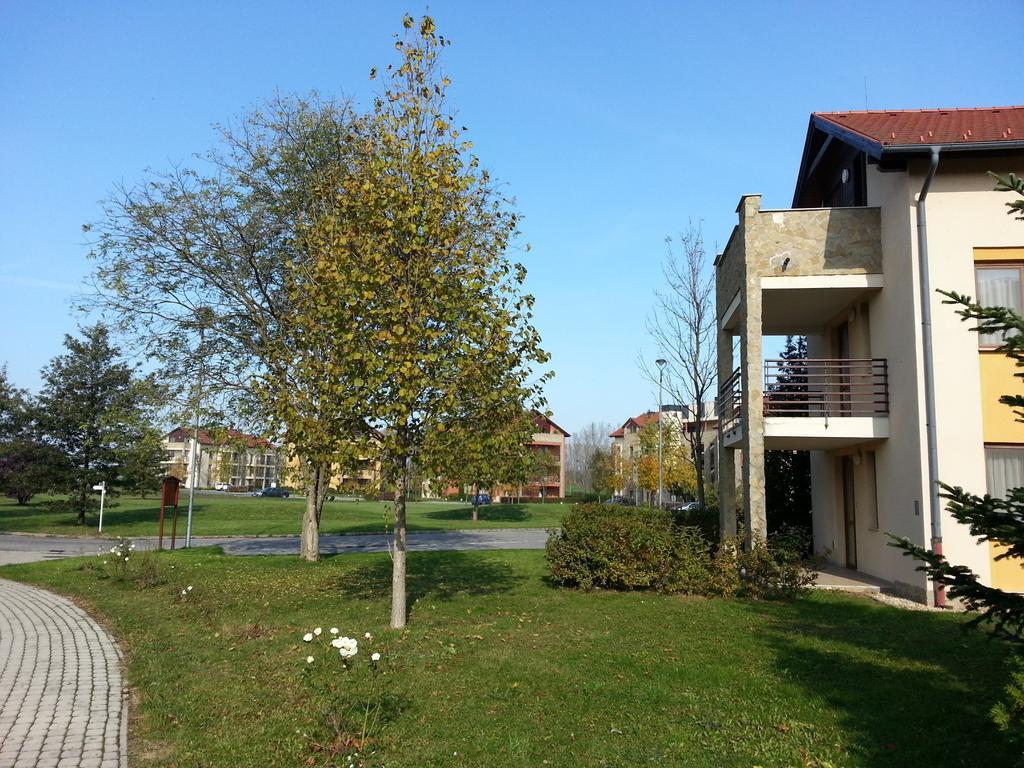 Birdland Villapark Golf View Bük Buitenkant foto