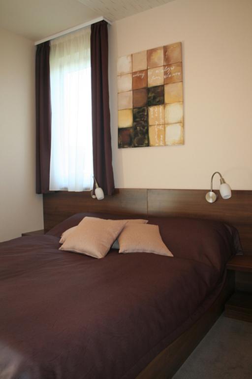 Birdland Villapark Golf View Bük Kamer foto