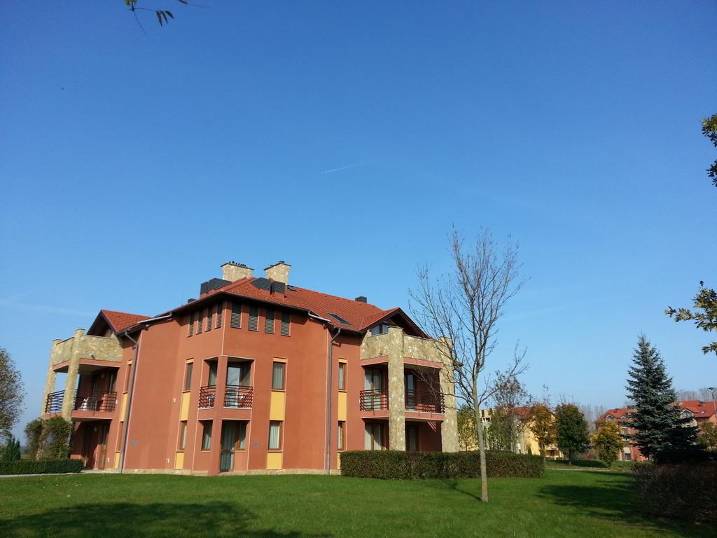 Birdland Villapark Golf View Bük Buitenkant foto